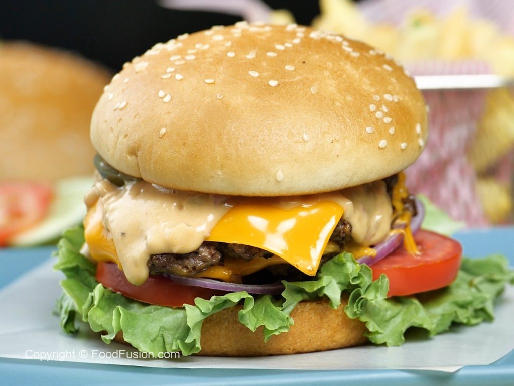 https://www.foodfusion.com/wp-content/uploads/2021/08/ID-R01801-Classic-beef-Smashed-Burger.00_02_04_02.Still004.jpg?v=1627972577