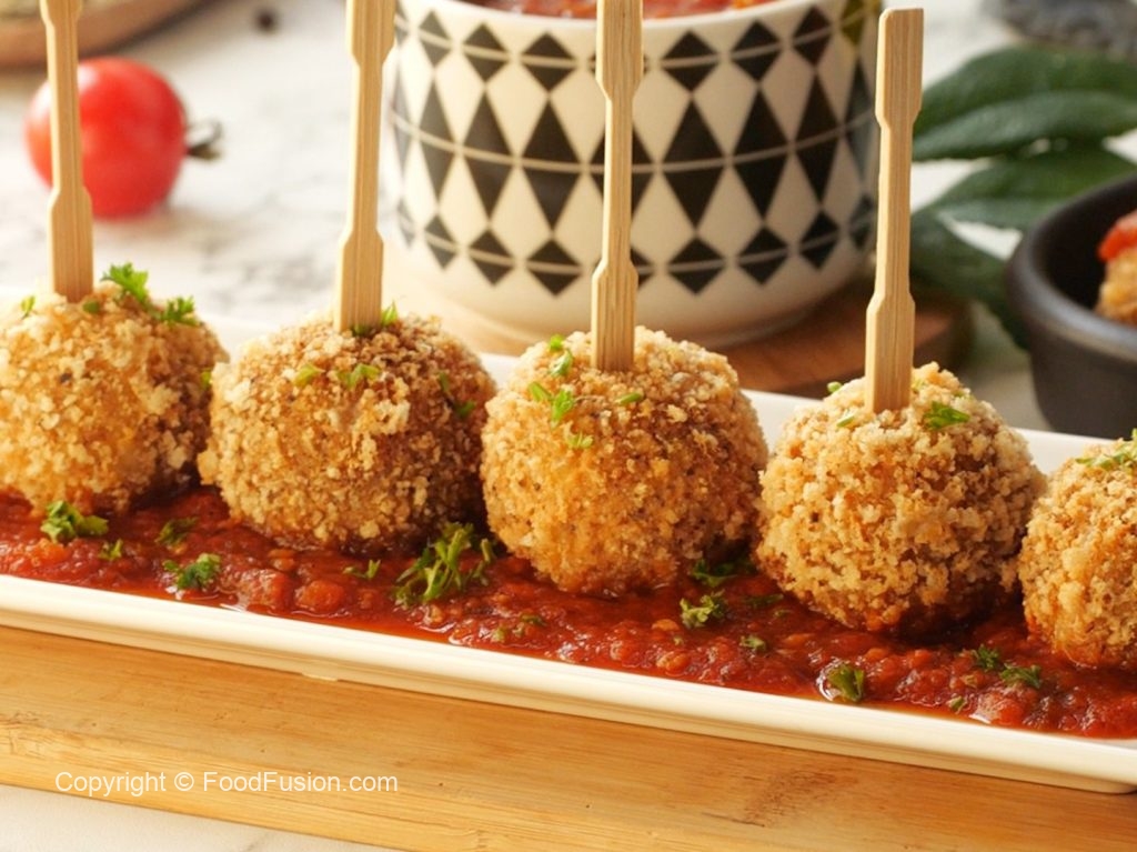 Mozzarella Balls with Marinara Sauce – Food Fusion
