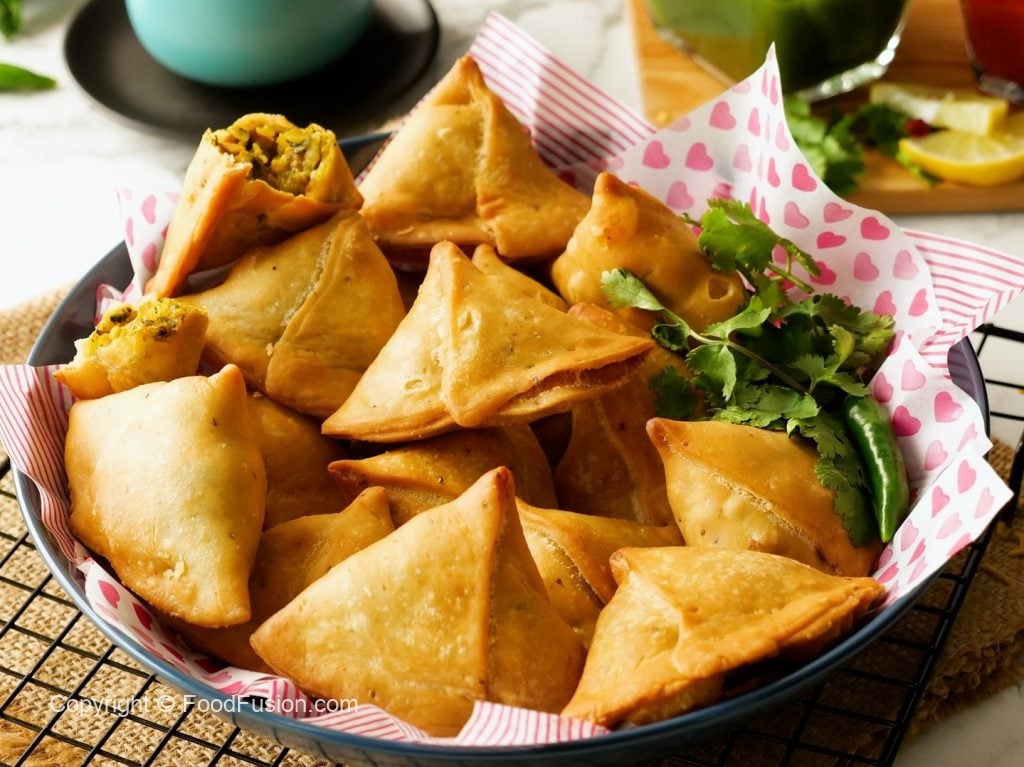 Hara Bhara Chutney Samosa – Food Fusion