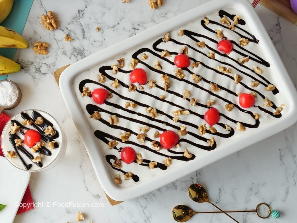 no-bake-banana-split-cake-food-fusion