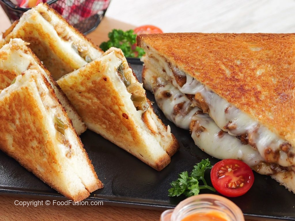 Jalapeno Grilled Chicken Cheese Sandwich – Food Fusion